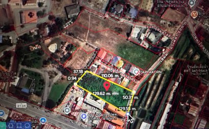 A beautiful plot of land, ideal for real estate investors. For sale: a rectangular land plot with a wide frontage, directly connected to the road—perfect for developing 2-storey townhouses!!! Easy access in and out. Located on Samet–Ang Sila Soi 8, Mueang