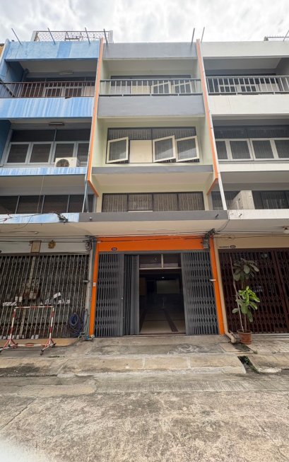เดินขึ้นMRTบางยี่ขันได้เลย !!! ขายตึกแถว 3.5  ชั้น 15 ตรว. เหมาะทำออฟฟิศ พร้อมอยู่อาศัย รีโนเวทใหม่หมด ในซอย จรัญสนิทวงศ์ 40/1 ทำเลดี ใกล้แยกปิ่นเกล้า  ราคาพิเศษ!!
