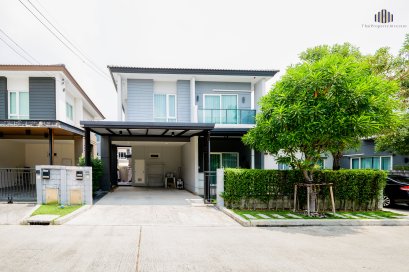 出售位于沙吞区附近的Centro Sanlapaphruek项目内独栋别墅，完美融合低调奢华与舒适生活。