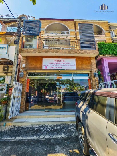 Location with potential at a cheap price! 3.5-Storey Commercial Building for Sale on Watcharapol Road, Area 30 Square wah, Excellent Condition, Beautifully Decorated, Ideal for Various Businesses and Near the Chalong Rat Expressway