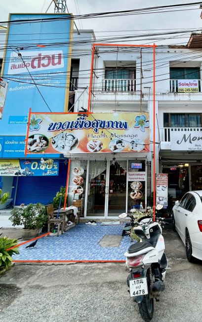 โอกาสทองสำหรับนักลงทุน ขายอาคารพาณิชย์ 3 ชั้น ติดถนนชัยพฤกษ์ เส้นทางหลักสู่หาดจอมเทียน เพียง 800 เมตร ทำเลการค้า-การท่องเที่ยวสุดฮอต เหมาะสำหรับเปิด คาเฟ่ ร้านอาหาร หรือปล่อยเช่าเพื่อการลงทุน รองรับนักท่องเที่ยวทั้งไทยและต่างชาติ