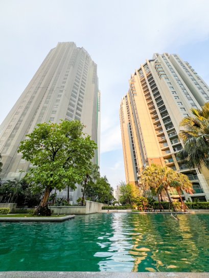 出售 Belle Grand Rama 9 公寓，视野开阔，毗邻 MRT Rama 9