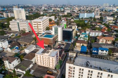 Selling a 5-storey apartment building, totaling 55 rooms, land area 107 square wah, usable area 2,096 square meters, Soi Ngamwongwan 9 Intersection 3, Mueang Nonthaburi District. near the source of employment Bustling community in Nonthaburi area
