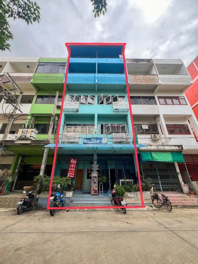 Treasure Trove for Passive Income: Earn 7-10% Annual Profit! For Sale: 2 Commercial Buildings with 43 Rooms, Next to Ramkhamhaeng University 2 - Bangna Opportunity awaits those who seize it! Managing a dormitory is easier than you think and offers multipl