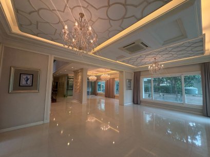 Luxury Mansion for Sale on Ratchaphruek Road Prukpirom Regent Ratchaphruek&ndash;Rattanathibet by Q House ,A rare 2-storey luxury mansion with private swimming pool. 592.8 sq.wah, 850 sq.m, 10 bedrooms, 9 bathrooms Located near Denla British School (DBS). Urgen