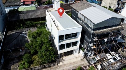 Prime Home Office Location in Ladprao Soi 1! 49 sq.wah of land 300 sq.m. of usable space. Easy access to the city, near 2 BTS/MRT lines, surrounded by major lifestyle destinations!