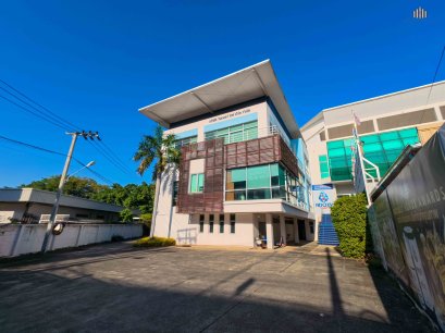 พร้อมเจรจาทุกราคา !!  ขายอาคารสำนักงานทำเลธุรกิจติดถนนวิภาวดีรังสิตใกล้สนามบินดอนเมืองรถไฟฟ้าสายสีแดง ที่ดิน 683 ตร.ว. ใช้สอย 5,085 ตร.ม.เหมาะลงทุนรองรับทุกธุรกิจ !!