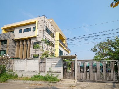 Home office for sale with 5-story residence, Lam Luk Ka, Soi Peer Non 4, area size 200 sqwah