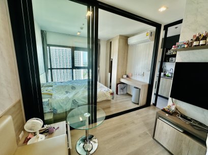 Urgent Sale! Condo for Sale: The Base Phetkasem, size 24.08 sq.m. Corner unit, next to the main road, unblocked view!!