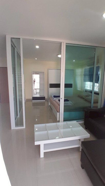 คอนโดแต่งครบ พร้อมอยู่ ใกล้ ม.บูรพา ขายห้องชุดราคาต่ำกว่าประเมิน โครงการ  เดอะ วิสด้อม เบิร์กคอนโดมิเนียม เฟส 2 ( The Wisdom Burg Condominium Bangsaen )