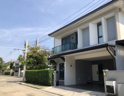House for SALE!! With buit in furniture. Corner house. No front of others house on the opposite side! 53.9 Sq.Wah at PYVE Ratchaphruek-Sirindhorn, nearby Central Westville