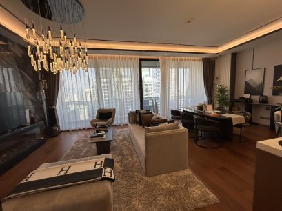 ULTRA-LUXURY Condo with Exquisite Built-Ins, High Floor, Private Lift, and Pet Friendly! For Sale: The Estelle Phrom Phong – A High-End Project by Raimon Land Located on the Prime Sukhumvit 26, Near BTS Phrom Phong (200m) and The Emporium (150m)!