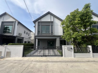 潜力地段！靠近市区与素万那普机场！出售双拼别墅 Grand Britania Bangna–Suvarnabhumi，赠送全屋空调！ .