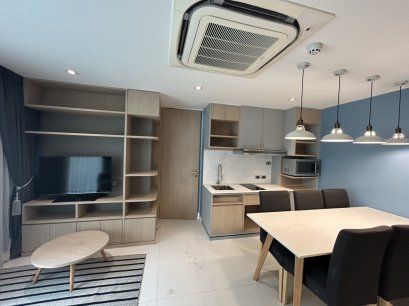 Prime Location! Luxuriously Furnished! Just a short walk to Emsphere, EmQuartier, and Benjasiri Park! For Sale: The Crest Sukhumvit 24 Condo 46.50 sq.m., 5th Floor — Near BTS Phrom Phong, MRT Queen Sirikit National Convention Center, and ARL Makkasan.