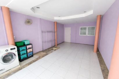 Prime Townhome in Soi Suan Siam 1 &ndash; Great Location, Easy Access!