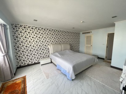 For Sale: Omni Tower Sukhumvit Nana Condominium, 65.92 sq.m., 1 Large Bedroom, 25th Floor, City View,Only 600 Meters from BTS Nana