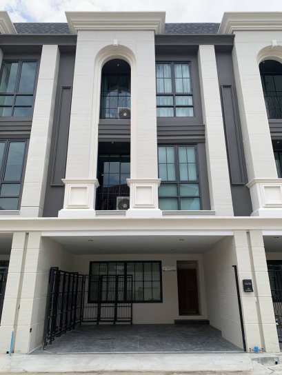 Luxury Townhome for Rent – St. Moritz Bangsue