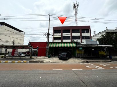 Prime Main Road Commercial Property at Sanambinnam Intersection! Perfect for a restaurant, café, retail store, showroom, office, or other commercial ventures.