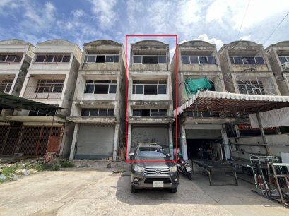 ขายอาคารพาณิชย์ 3.5 ชั้น ติดถนนบางแวก ตรงข้ามซอยบางแวก 93 เนื้อที่ 42 ตร.ว. พื้นที่ 340 ตร.ม. ต่อเติม 4 ชั้น เหมาะทำโกดัง คลังสินค้า และออฟฟิศ SME