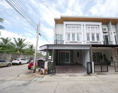 Rare Corner Unit! Up to 5 Parking, 4 Bedrooms!! 26.5 Sq.Wah Townhome for SALE at Golden Town Sathorn , Near BTS/MRT Bang Wa