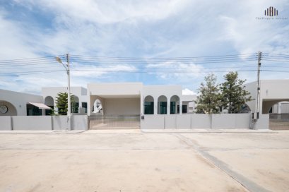 Great Investment Opportunity! Spacious Pool Villa with Garden-Front Location Near Cha-Am Beach Reeva Residence Cha-Am