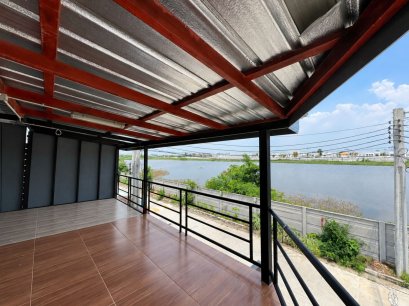 Rare Corner Unit! Extended Terrace with Water View!! Townhouse for Sale at Baan Pruksa 106 Bangpu-Tamru, 24 sq.wah, Near Bangpoo Industrial Estate