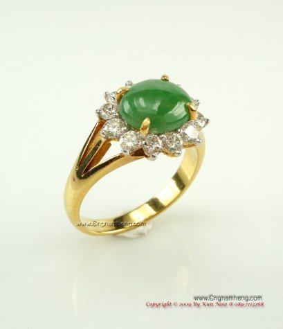 แหวนหยกล้อมเพชรแท้เบลเยี่ยมคัตค่ะ