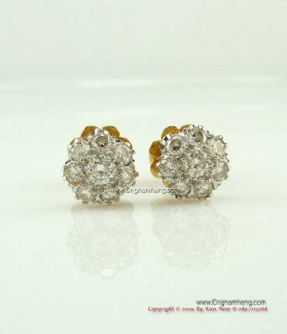 ต่างหูเพชรกระจุก เพชรแท้ขาว ไม่มีตำหนิค่ะ