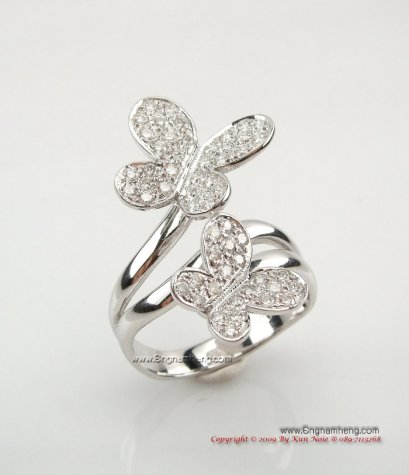 แหวนแฟชั่นรูปทรงผีเสื้อ เรือนทองชุบขาวค่ะ