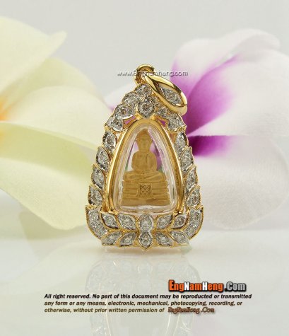 หลวงพ่อโสธรเนื้อทองคำ 99.99% เลี่ยมกรอบทองฝังเพชรค่ะ