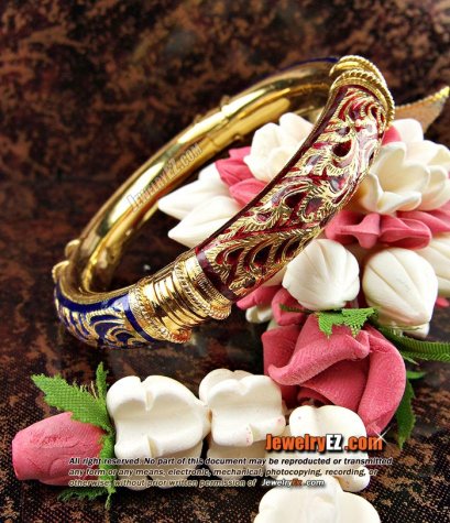 กำไลทองคำโบราณ ลงยาลายไทยวิจิตรงดงาม น่าสะสม หายากค่ะ ชิ้นที่2