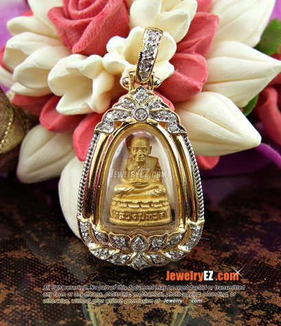 หลวงปู่ทวดเนื้อทองคำ กรอบทองแท้+เพชรแท้ ใส่สวยๆ ค่ะ (องค์ที่2) (V702)