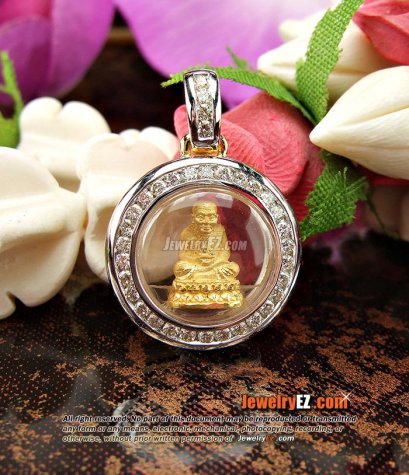 หลวงปู่ทวดเนื้อทองคำ+กรอบทองฝังเพชรแท้ ทรงกลม องค์ที่3(V735)