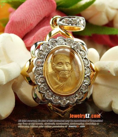 หลวงปู่ทวดเนื้อทองคำ 99.99% เลี่ยมกรอบทองฝังเพชรแท้เบลเยี่ยมคัท ขนาดน่ารักค่ะ