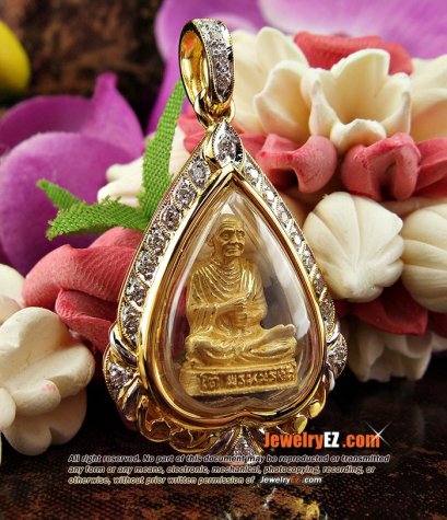 สมเด็จโตเนื้อทองบริสุทธิ์ 99.99% เลี่ยมกรอบทองฝังเพชรค่ะ