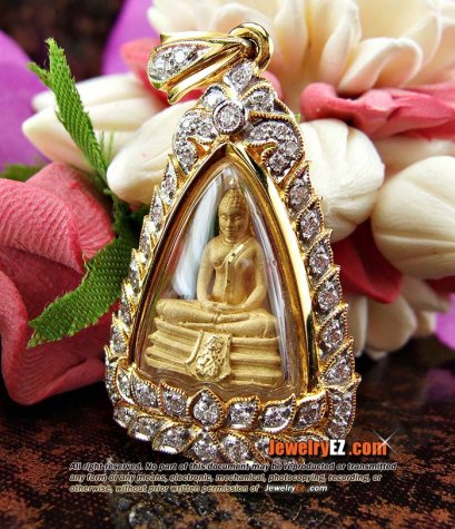 หลวงพ่อโสธรเนื้อทองคำ เลี่ยมกรอบทอง ฝังเพชรแท้ ฐานบัวค่ะ