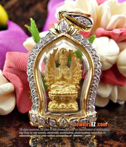 เจ้าแม่กวนอิมปางพันกร เนื้อทองคำแท้ เลียมกรอบทองคำฝังเพชร พิมพ์สวยมากๆค่ะ