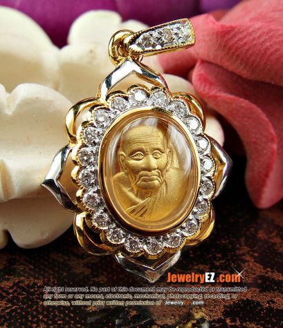 หลวงปู่ทวดเนื้อทองคำ 99.99% เลี่ยมกรอบทองฝังเพชรแท้เบลเยี่ยมคัท ขนาดน่ารักค่ะ (องค์ที่2)