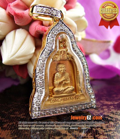 สมเด็จพระพุฒาจารย์ (โต พรหฺมรังสี)เนื้อทองคำ เลี่ยมกรอบทองล้อมเพชรทรงระฆัง คลาสสิกสวยมากๆค่ะ