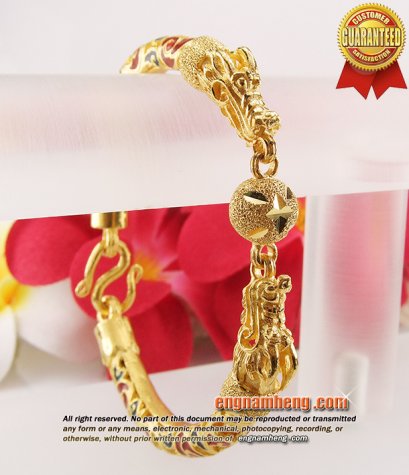 กำไลมังกร ทอง 96.5% น้ำหนัก 45.6 กรัม (3 บาท) ฉลุลายลงยา สวยงามมากค่ะ