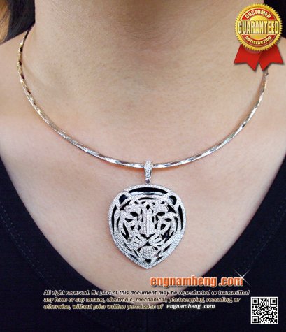 จี้นิลแท้ประดับเพชรเบลเยี่ยมคัทน้ำ 97 (G-Color/VVS1) น้ำหนักเพชร 1.72 กะรัต งานทำพิเศษ งานสวยละเอียดประณีต น่าใส่น่าสะสมค่ะ