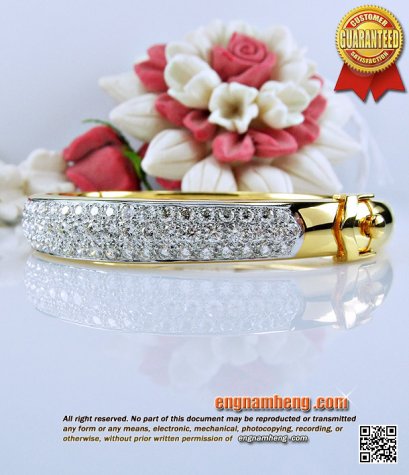 กำไลเพชรเบลเยี่ยมคัทน้ำ 98 (F-Color/VVS1) น้ำหนักเพชร 2.72 กะรัต เพชรฝังจิกเตย งานละเอีดยประณีต ตัวเรือนทองหนาแข็งแรงน้ำหนัก 24.7 กรัมค่ะ