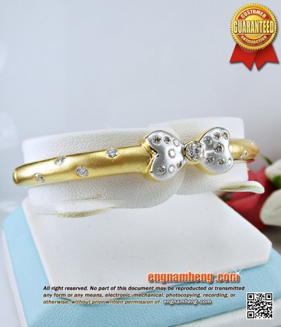 กำไลเพชร รูปโบว์ประดับเพชรเบลเยี่ยม น้ำ98 F-Color/VVS น้ำหนักเพชรรวม 95 ตังค์ เพชรสวยใส น่ารักมั่กมากค่ะ