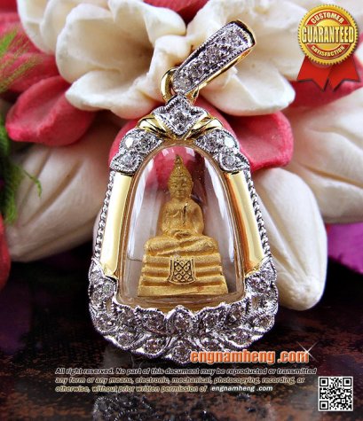 หลวงพ่อโสธร รุ่นดวงชะตาคู่ชีวิต ปี2547 เนื้อทองคำ เลี่ยมกรอบทองคำประดับเพชรเบลเยี่ยม บูชาติดตัวเป็นศิริมงคล