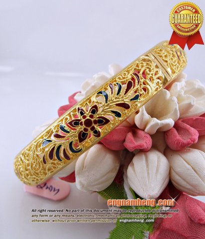 กำไลทอง 96.5% น้ำหนักทอง 2 บาท (30.4 กรัม) กำไลทองฉลุลายลงยา สวยงานละเอียดประณีตค่ะ