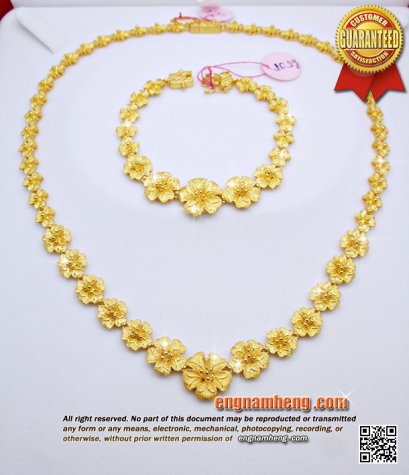 ชุดสร้อยคอ สร้อยแขนทอง 96.5% น้ำหนักรวม 5 บาทค่ะ ใส่สวยน่ารักค่ะ