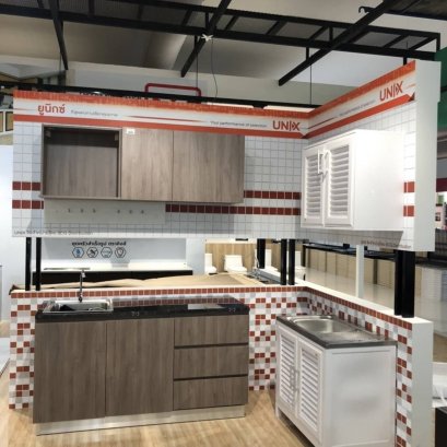 งานสติ๊กเกอร์ติดบูธสินค้า พิมพ์สติ๊กเกอร์ตกแต่ง