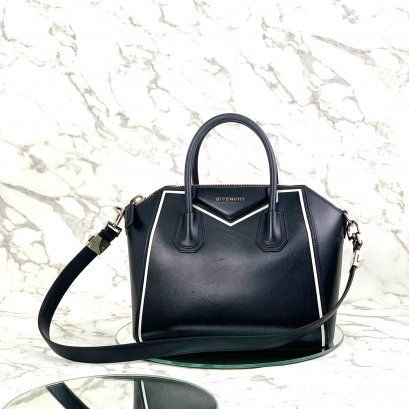 MP-10313 Used givenchy antigona small black/white shw (3cb 2106)