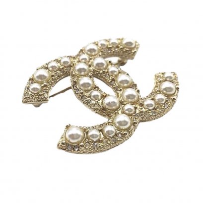 New Chanel CC Brooch 5 CM in Pearls GHW