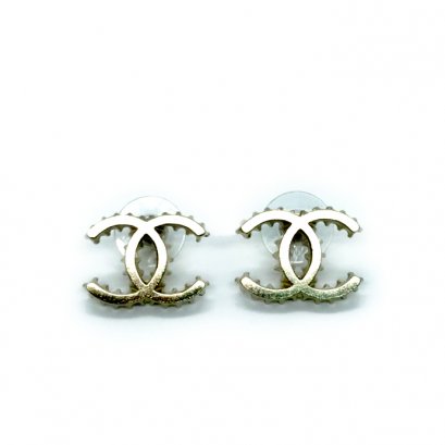 New Chanel CC Earrings 2 CM in Gold Tone